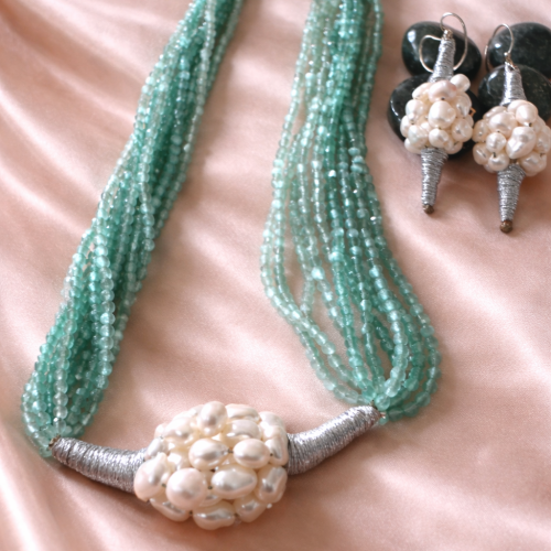 Pearl with Green Monalissa