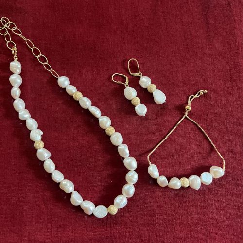 White nugget pearl set