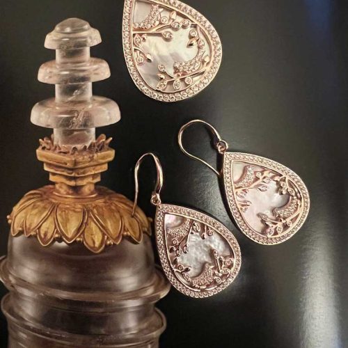 Rose Gold Mother of Pearl Pendant Set